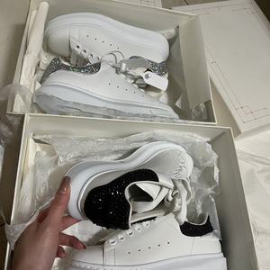 Chaussures en gros pour hommes, chaussures de créateur originales de luxe, chaussures décontractées en cuir unisexe, chaussures de marche épaisses pour femmes et hommes - Product Image 3