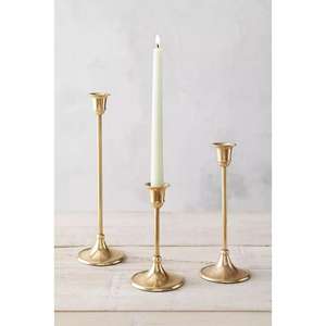 Gran portavelas de latón con lujosos detalles y una silueta majestuosa perfecta para bodas y ocasiones formales - Product Image 6