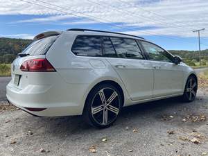 2016 Utilisé pour Golf SportWagen S Conduite à Gauche Norme Euro IV 5 Places - Product Image 4