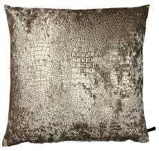 สีเขียวมะกอก