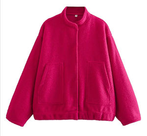 Achetez la nouvelle collection de vestes bomber oversize pour femmes, avec poches, col montant et manches longues. - Product Image 4