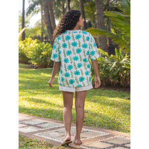 T-shirt décontracté pour femme à imprimé floral dessiné à la main, manches courtes, col rond, coupe classique, toutes saisons, confortable, respirant, en coton - Product Image 3