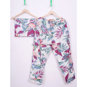 Conjuntos de pijama hechos a mano para mujer, cómodos estampados florales de tela suave, diseños únicos para la individualidad con bolsillos - Product Image 6