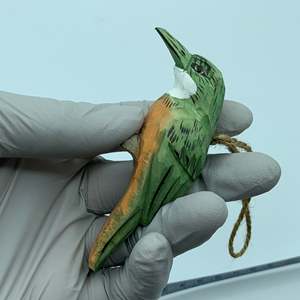 YEEYAYA 3.8 pollici colibrì scultura in legno fatto a mano intaglio in legno ciondolo uccelli artigianato artistico per la decorazione della casa - Product Image 1