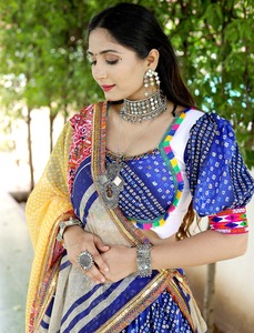 Último diseñador indio algodón impreso Stitch encaje Full Flair Lehenga Choli Navratri ropa festiva mujeres bodas tarifa al por mayor - Product Image 3