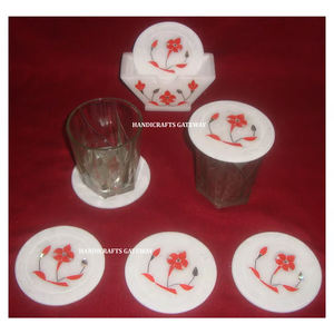 Diseño increíble y posavasos de forma redonda con incrustaciones florales de mármol blanco puro de la mejor calidad para decoración del hogar y artículos de regalo - Product Image 1