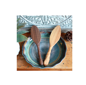 Servidor de pastel de madera de aspecto real Juego de servidor de pastel de restaurantes con mango de madera hecho a mano al mejor precio con muestra gratis y entrega rápida - Product Image 1