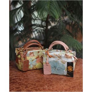 Best Seller Stylish <b>Ladies</b> <b>Bag</b> in Genuine Cow <b>Leather</b> Lightweight, Functional, and Suitable for All Occasions From Indonesia - Product Image 1