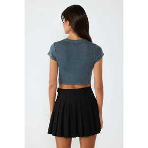 Blusa Informal Asimétrica con Adornos de Piedras y Logotipo Frontal, 100% Algodón - Product Image 6