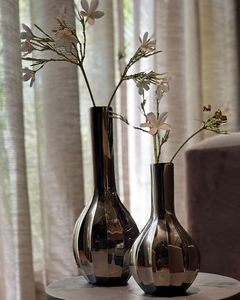 Vase à fleurs rugueux fini en laiton en deux tailles fabriqué en tôle d'aluminium décor à la maison Vase à fleurs Vase en métal - Product Image 2