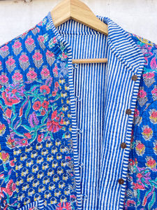 Chaqueta Bomber Acolchada de Algodón con Patchwork Hecha a Mano en India, Estilo Vintage Color Durazno, Nueva Chaqueta Boho Reversible para Mujer, Otoño, Invierno, Verano - Product Image 6