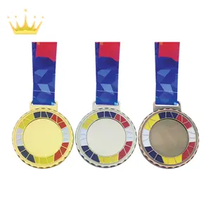 Medalla colgante de aleación de zinc azul amarillo rojo diseño deportivo juvenil con cordón