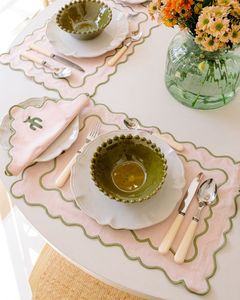 Napperon en lin à carreaux de style ferme rustique avec design en mélange de coton fait main pour décor de table à manger de cuisine - Product Image 4