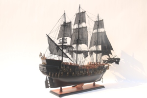 BLACK PEARL Modèle de grand voilier en bois-Décoration d'intérieur peinte à la main nautique - Product Image 2