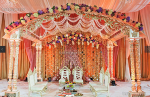 Mandap de mariage indien au design étonnant, décoré de piliers sculptés Jali, pour les mariages d'Inde du Sud, Mandapam de luxe pour mariages en intérieur au Royaume-Uni - Product Image 6