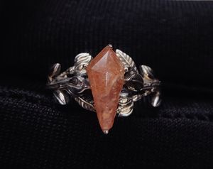 แหวนเงินแท้ 925 ประดับพลอยซันสโตนทรงว่าว ตัวเรือนแบบหนามเตย งานแฮนด์เมด เครื่องประดับพลอย ขายส่ง รับสั่งทำ - Product Image 5