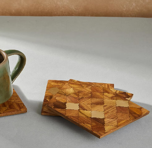 Posavasos de madera pintados a mano con diseño de peces coloridos y soporte único. Perfecto para regalar, disponible a precios mayoristas - Product Image 6