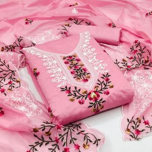 Nouveau matériel de robe costume de broderie de cou chanderi lourd pour les femmes - Product Image 2