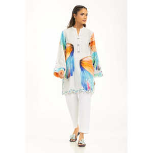 เสื้อเชิ้ตผู้หญิงสีขาวนวล ผ้าวิสโคส ลายแจ็คการ์ด พิมพ์ลายดอกไม้ ดีไซน์ลายดอกไม้ทันสมัย - Product Image 3