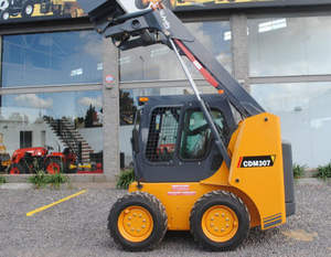 Minicargadora frontal XT750 con motor de retroexcavadora, bomba de caja de cambios con cojinete de motor, componentes de núcleo incluidos - Product Image 3