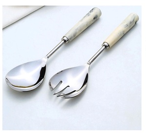 Juego de utensilios de cocina únicos hechos a mano, herramientas para ensalada de madera Cacia, incluye Servidor de madera y cuchara, edición limitada, Ketchenwar de 2 piezas - Product Image 5