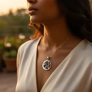 จี้รูปดาวห้าแฉกทำมือจากเงินแท้ 925 ประดับด้วยอเมทิสต์และสีโรสโกลด์ - Product Image 3