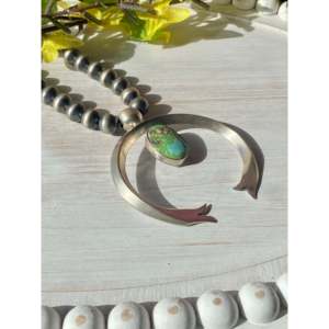 Collier Naja vintage en or Sonoran, turquoise et argent sterling par Paul Livingston, avec technologie d'incrustation à sertissage clos - Product Image 3