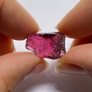 Gema suelta de granate rosa natural de Malawi de 8 mm, pulida de alta calidad para la fabricación de joyas - Product Image 1