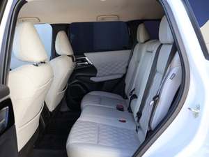 Pre-owned Clean 2022 Mitsubish-i outlander sel - Product Image 4