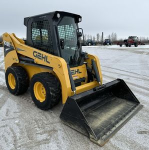 Chargeuse compacte d'occasion Gehl R260 haute performance, rétrocaveuse RT175, moteur diesel Kubota ASV, pompe hydraulique Eaton, boîte de vitesses, roulement - Product Image 1