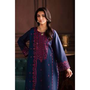 Ensemble 3 pièces pour femmes en batik brodé avec dupatta en mousseline et pantalon brodé de sequins - BIC-4878 - Product Image 2