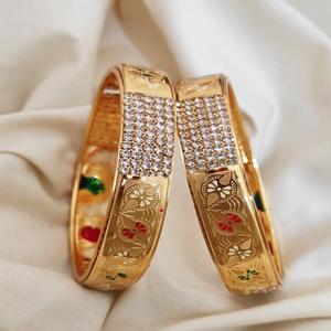 Brazaletes de latón chapados en oro hechos a mano étnicos para mujer, joyería de fusión moderna con diseños personalizados para ocasiones de regalo, precio de fábrica - Product Image 4