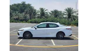 โตโยต้า แคมรี่ ไฮบริด LE AWD ปี 2022 มือสอง เบาะหนัง ระบบควบคุมความเร็วอัตโนมัติ ขับเคลื่อนซ้าย ยาง R18 กล้อง 360 องศา กล้องหลัง ซันรูฟแบบพาโนรามา - Product Image 5