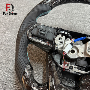 Volante Personalizado de Fibra de Carbono Forjado para Toyota Hilux Gr Corolla Camry Land Cruiser Fortuner Gt86 Lc300 Lc200 Prado 120 150 - Product Image 3
