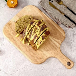 Planche à découper et plateau de service en bois naturel écologique avec poignée intégrée et trou de suspension, épaisseur 1,5 cm, compatible lave-vaisselle - Product Image 1