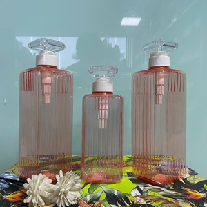 Bouteilles cosmétiques en plastique PET avec logo personnalisé à bas prix forme carrée avec pompe couleur personnalisée pour l'emballage de shampooing lotion au Vietnam - Product Image 6