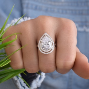 Nuevo anillo de diamantes de moissanita de diseño moderno con anillo de compromiso de estilo hip hop disponible a un precio asequible - Product Image 5