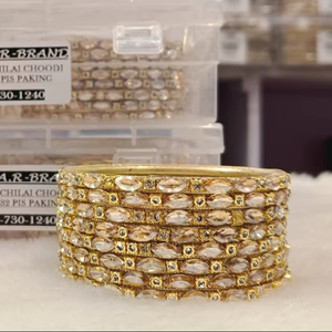 Ensemble de bracelets Rajwadi de qualité supérieure pour femmes mariage vêtements de mariée bracelets en métal fantaisie avec pierre disponible dans une variation de couleur attrayante - Product Image 1