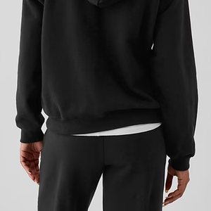 Pull à capuche pour femme tendance pour l'hiver avec ourlet côtelé, manches longues, commandes en gros et poches kangourou et logo - Product Image 6