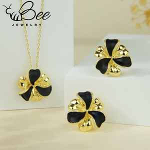 Conjunto de collar y aretes florales chapados en oro de 14k de alta calidad, exquisitos conjuntos de joyería africanos para mujer. - Product Image 5