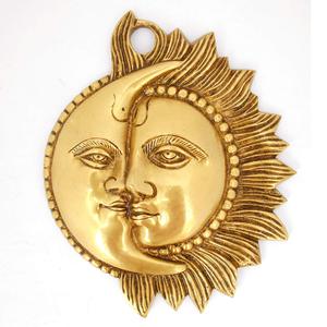 Décoration murale en laiton et acrylique, motif soleil et lune demi-visage, style bohème de luxe, artisanat pour salon, design pour la maison, pour Diwali - Product Image 1