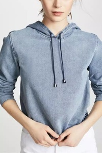 Vente en gros de services OEM Sweats à capuche légers de couleur unie et délavés à l'acide pour femmes, teints dans la couleur unie - Product Image 2