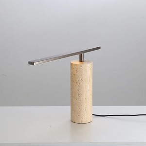 Lampe de table de luxe moderne en métal avec abat-jour blanc élégant, parfaite pour l'éclairage intérieur et la décoration intérieure - Product Image 2