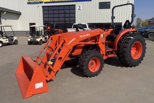 รถแทรกเตอร์อเนกประสงค์ขนาดกะทัดรัด Kubota MX6000HST ขับเคลื่อน 4 ล้อ พร้อมระบบส่งกำลังไฮโดรสแตติก และตัวเลือกติดตั้งที่ตักด้านหน้า สำหรับงานเกษตรและจัดสวน - Product Image 5