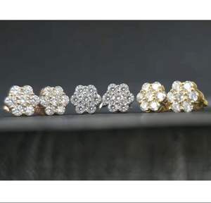 Lujosos pendientes de diamantes chapados en oro para mujer con acabado pulido experto piedras cultivadas en laboratorio 5-6 gramos estilo indio - Product Image 3