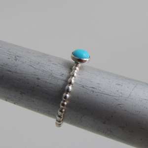 Bague en argent sterling 5mm Turquoise d'Arizona naturelle Solitaire de pierres précieuses avec lunette pour mariages ou fêtes - Product Image 6