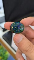 Opale noire d'Éthiopie créée en laboratoire, cabochon. Qualité supérieure. 12,36 carats au total. Jeu de couleurs Feu. Certifié par une tierce partie.