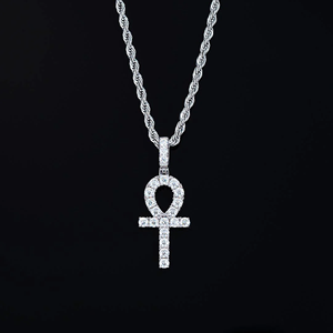 Pendentif Hip Hop personnalisé en alliage plaqué or avec diamants incrustés - Product Image 1