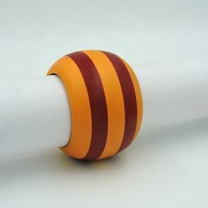 Juego de servilleteros de fiesta modernos hechos a mano, brazaletes de vidrio reciclado, Decoración de mesa elegante ecológica única, uso doméstico - Product Image 5