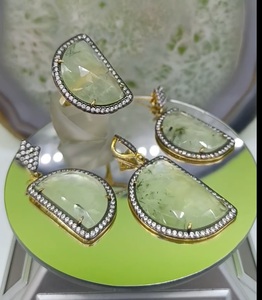 Juego de Joyería de Plata de Ley 925 al por Mayor con Piedras Sintéticas – Diseños Hechos a Mano Personalizados - Product Image 5